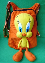 Выкройка детского рюкзака и одновременно птички Твитти из мультфильма «Looney Tunes»